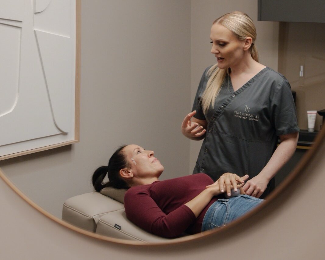 Skinbooster Potsdam – intensive Feuchtigkeitsversorgung und Regeneration der Haut im Rahmen der GlowLift-Behandlung bei Dr. Jasmin Last