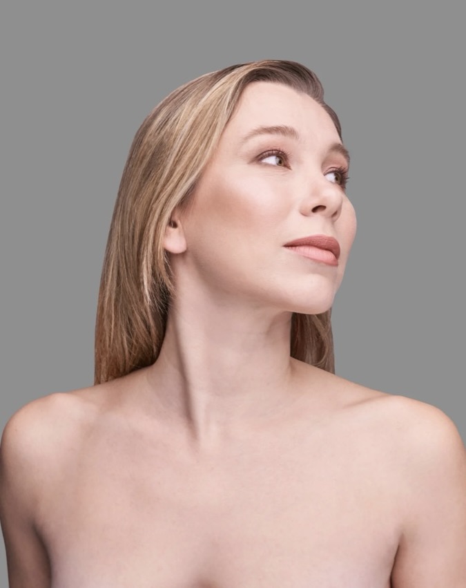 Gestraffte Gesichtskontur und harmonisches Profil nach Lipofilling Behandlung in Potsdam – Dr. Jasmin Last